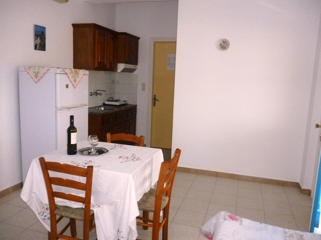 Apartments Jota Marathókampos Habitación foto